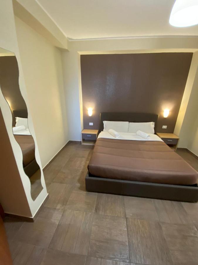 Nick & Santo'S Holiday Homes B&B Джардіні-Наксос Екстер'єр фото